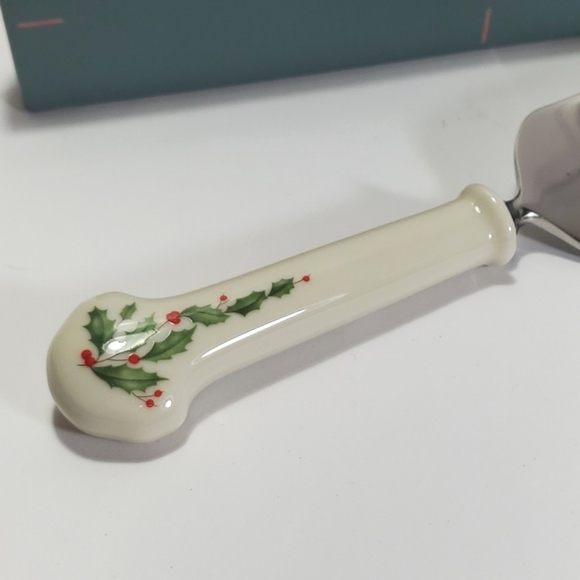 Lenox Holiday "Holly" Cake Server - Picture 2 of 7